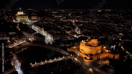 Valokuva Suggestiva ripresa aerea del centro di Roma di notte