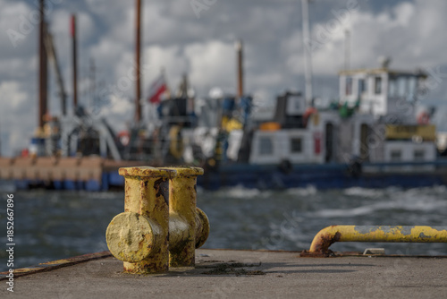 BOLLARD - A steel element on the quay for mooring ships and boats
