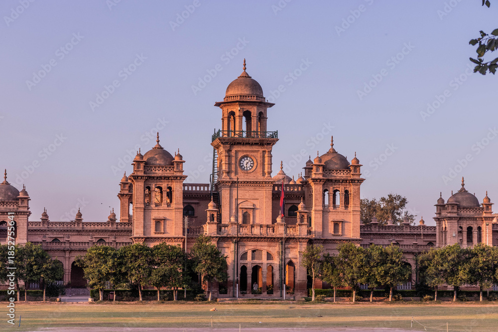 Obraz premium Islamia College University main building in Peshawar, Pakistan