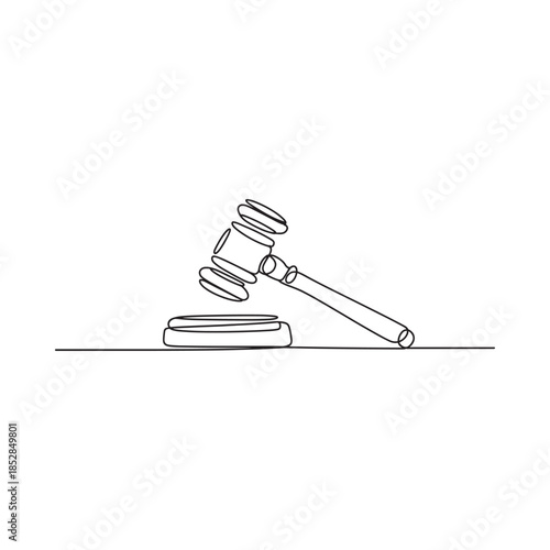 A simple line drawing depicts a gavel resting on a sound block