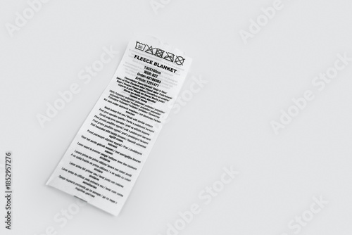 Care label for a fleece blanket