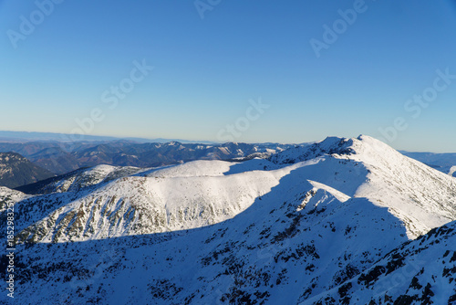 Widoki na Tatry Niżne z góry Jasna Chopok w Słowacja