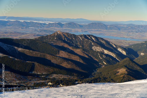 Widoki na Tatry Niżne z góry Jasna Chopok w Słowacja