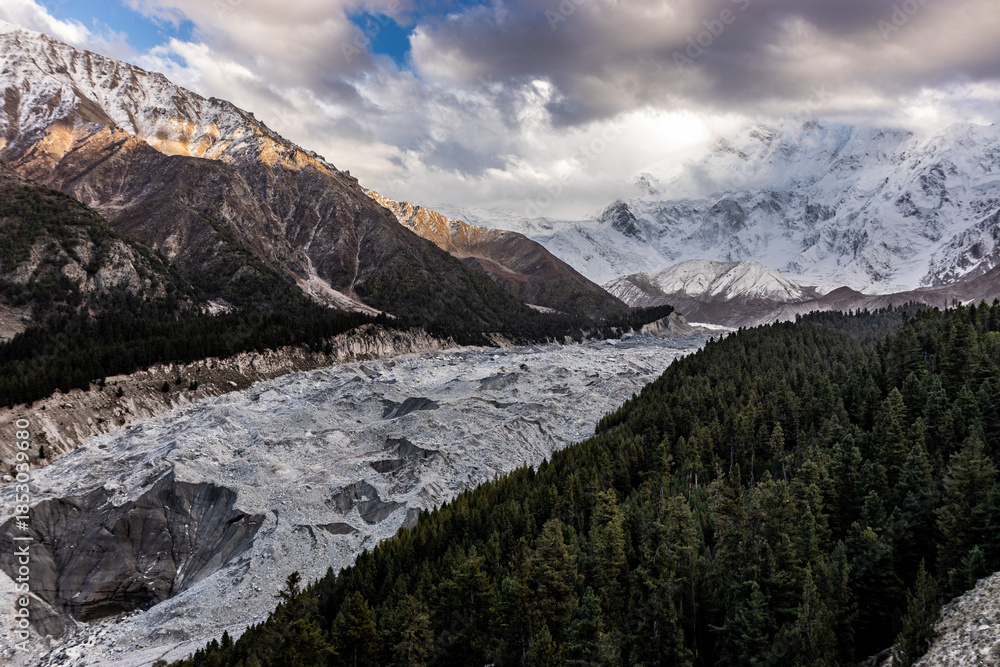 Obraz premium Rakhiot glacier under Nanga Parbat mountain in Gilgit-Baltistan region in Pakistan