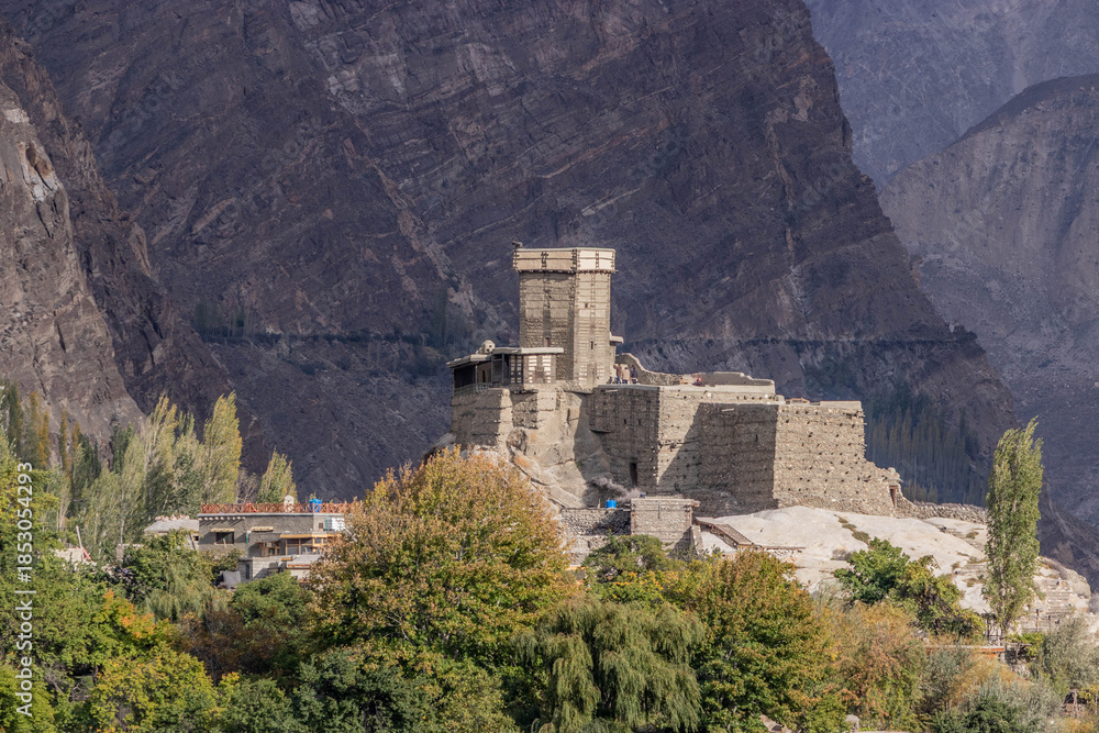 Fototapeta premium Altit Fort in Karimabad, Hunza valley, Gilgit-Baltistan region of Pakistan