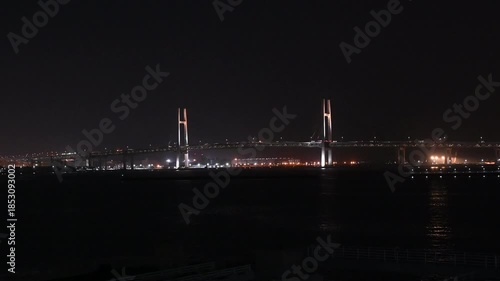 横浜ベイブリッジの夜景