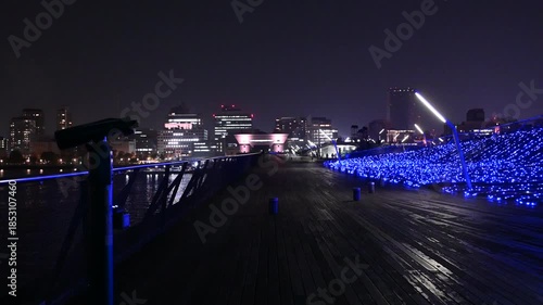 大さん橋の屋上デッキ（横浜港大さん橋国際客船ターミナル）