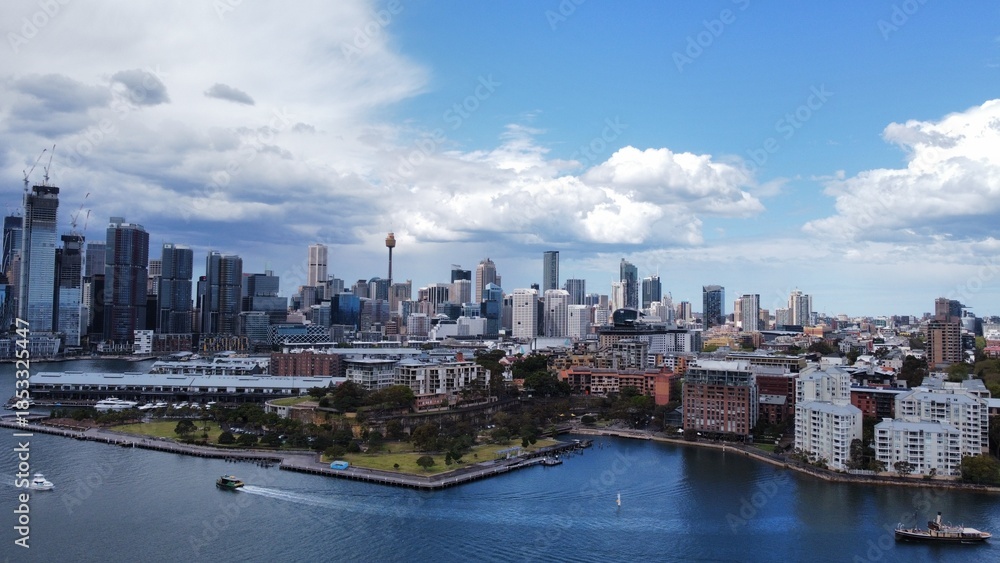 Obraz premium Sydney city skyline on a summer day 