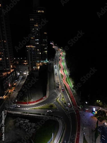 Imagens Aereas de Balneário Camboriu Noite - Roda Gigante - Predios