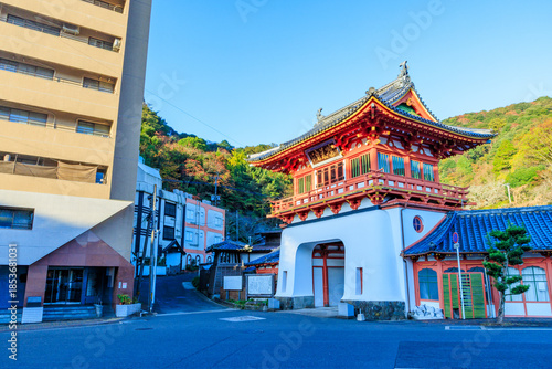 秋の武雄温泉　楼門　佐賀県武雄市　Takeo Onsen in autumn. tower gate. Saga Pref, Takeo City.