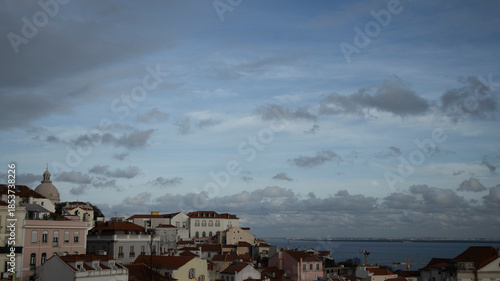 This is a view of the cathedral and houses from the Santa Lucia viewpoint.산타루치아전망대에서 바라본 성당과 집들의 모습입니다.