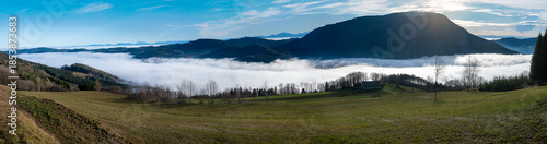 Waldviertelpanorama mit Peilstein und Bodennebel im Tal