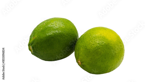 ライム2個 フレッシュな柑橘類　（背景透過）