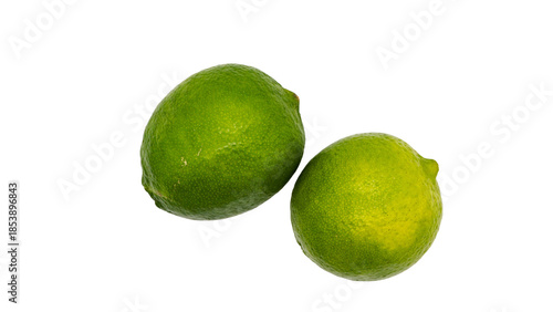 ライム2個 フレッシュな柑橘類　（背景透過）