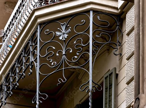 flora de hierro forjado