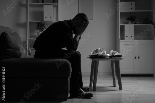 Silhouette of businessman s...
