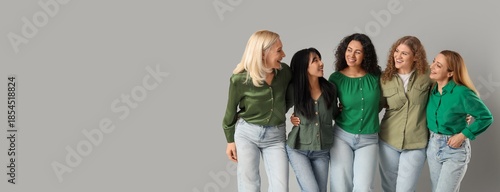 Group of beautiful women hu...