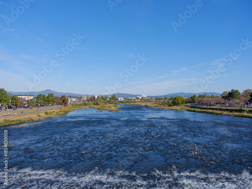京都嵐山周辺の桂川の風景