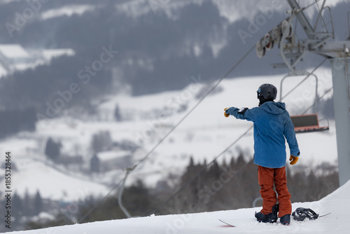 絶景の山形赤倉温泉スキー場とスノーボーダー