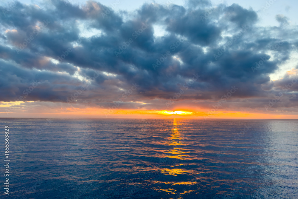 Obraz premium 世界周遊 アドリア海の夜明け