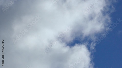 冬の青空と雲の流れクローズアップ4倍速04