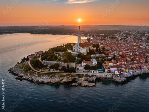 Foto Rovinj, Croatia - Aerial view of the old town of Rovinj with Church of St