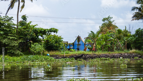 Valokuva Kochi, India - 09.27.2025: Kerala Backwaters