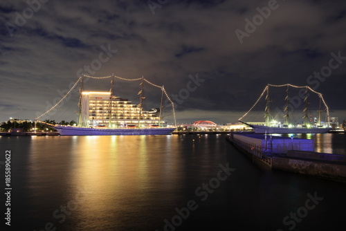 神戸港の夜景　神戸市中央区にて