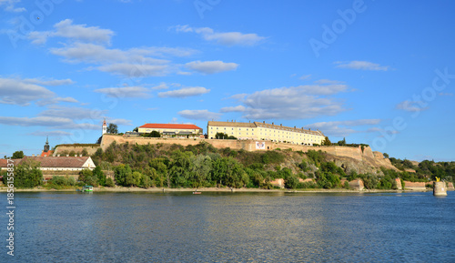 Fotografia A view from around Petrovaradin Fortress and the Danube River in Novi Sad, Serbia