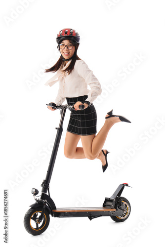 Young Asian businesswoman w...