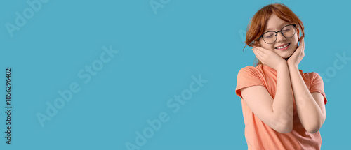 Portrait of cute teenage re...