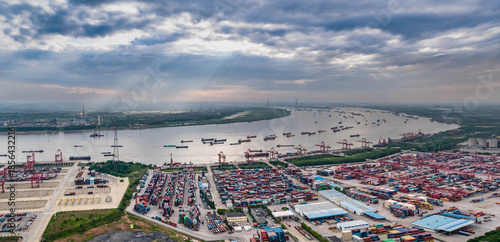 Fényképezés Yangluo Port Wuhan Aerial Cargo Operations Along Yangtze River