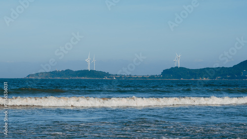 In summer, the natural scenery of the sea level on a sunny day