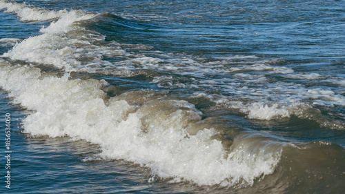 In summer, the natural scenery of the sea level on a sunny day