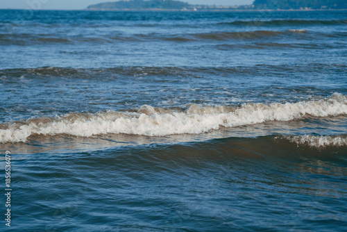 In summer, the natural scenery of the sea level on a sunny day