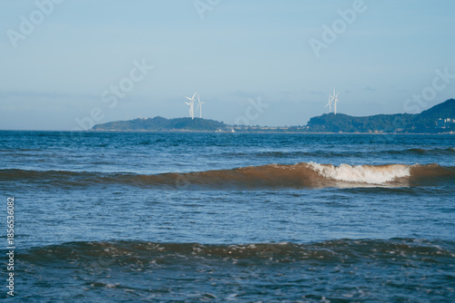 In summer, the natural scenery of the sea level on a sunny day