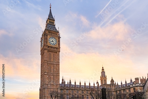 Canvas Print Elizabeth Tower and Palace of Westminster at sunset, iconic London landmark agai