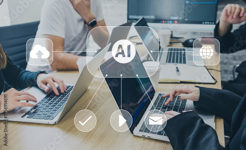 AIのビジネス活用とDX導入を進める企業のチームミーティング