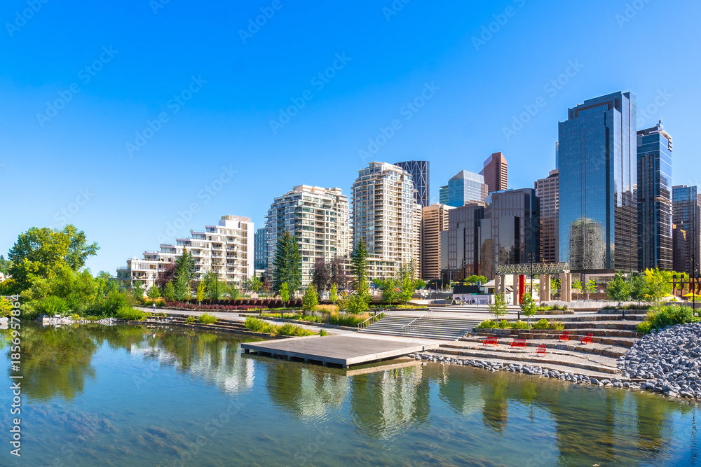Fototapeta premium Calgary skyline reflecting in st. Patrick's island park pond