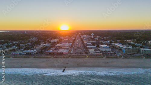 Tableau sur toile Aerial view of the beach and city at the sunset in Rehoboth Beach, Delaware