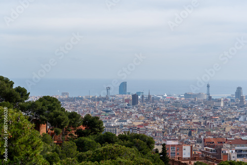 Vista da cidade de Barcelona de longe.