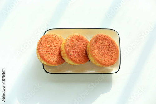 달콤하고 부드러운 빵 세 개