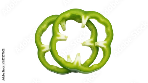 Foto Two green bell pepper slices isolated PNG, fresh vegetable rings on transparent