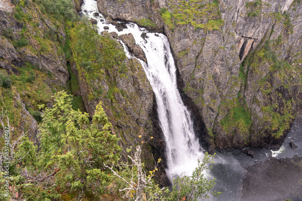 Naklejka premium Voringfossen waterfall in Eidfjord, Norway