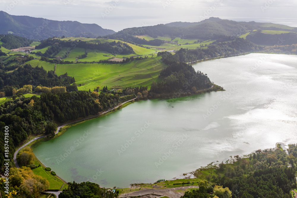 Φωτογραφία Aerial panoramic view of Furnas Valley volcanic crater and village, Sao Miguel,