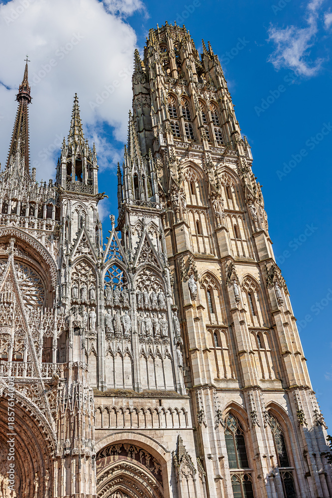 Fototapeta premium Situated in the heart of the city, Rouen Cathedral is a monument that showcases the entire evolution of Gothic art. Rouen, France