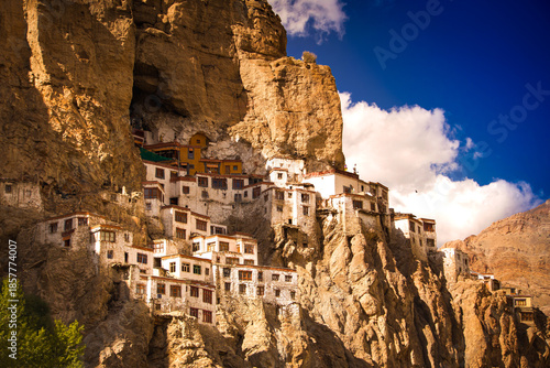Fényképezés cave monastery in Zanskar Valley, India
