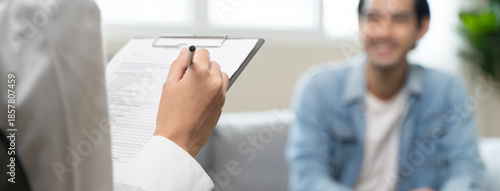 Konstfotografi mental health care therapy concept, psychologist counseling to anxiety patient and giving guidance mental therapy care to cure mental health
