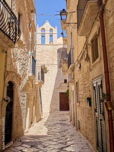 Charming alley leading to the Cappella di S. Maria del Carmine, a Church in Giovinazzo. Metropolitan City of Bari, Apulia, Puglia, Italy, Europe