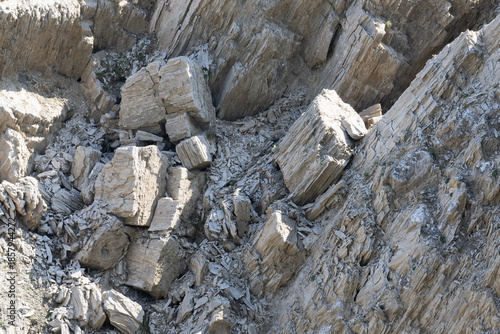 Gipsgestein in einer Doline an der Lünerkrinne, Montafon, Alpen, Österreich